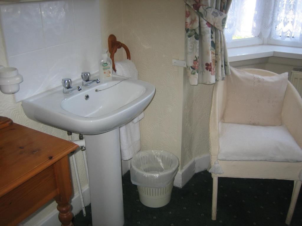 Gables Nest Bed & Breakfast Birmingham Oda fotoğraf